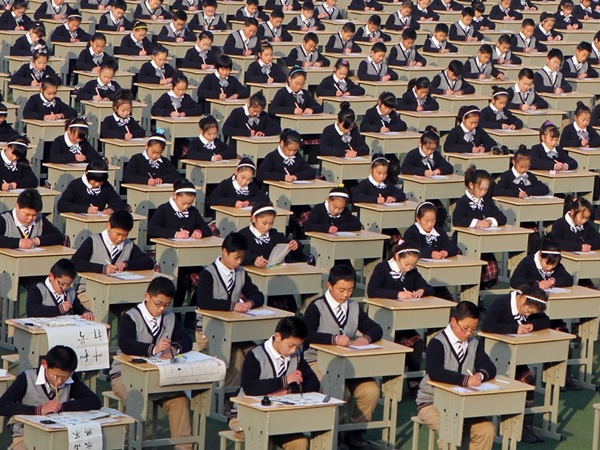 Искусственный интеллект проследит за поведением китайских школьников
