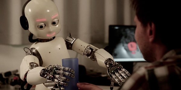iCub. Робот-гуманоид, способный обучаться 