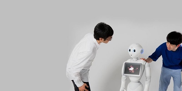 Японцы показали робота, способного реагировать на эмоции