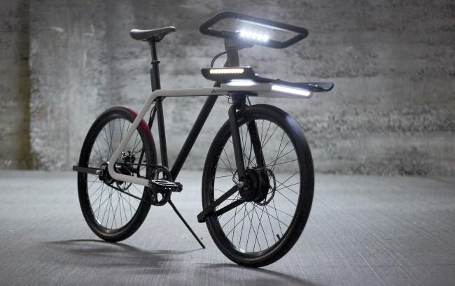 Создан умный велосипед с электродвигателем