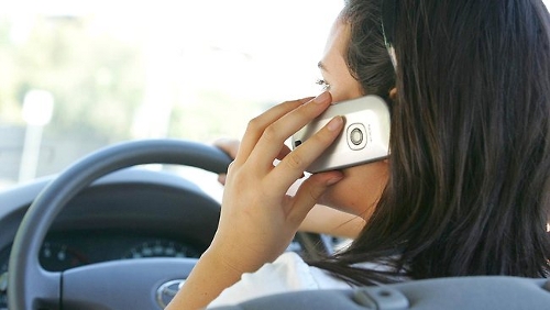 Искусственный интеллект поможет определить, когда водитель говорит по телефону