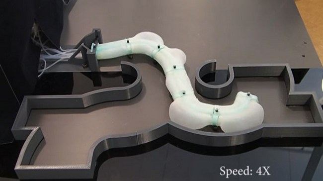 Конструкторы MIT создали робота, который может двигаться как змея