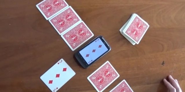 Искусственный интеллект теперь умеет показывать карточные фокусы