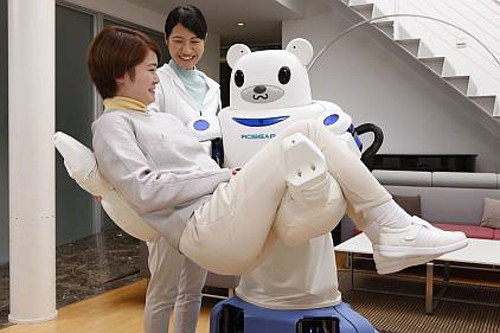 Японские инженеры представили робота-санитара