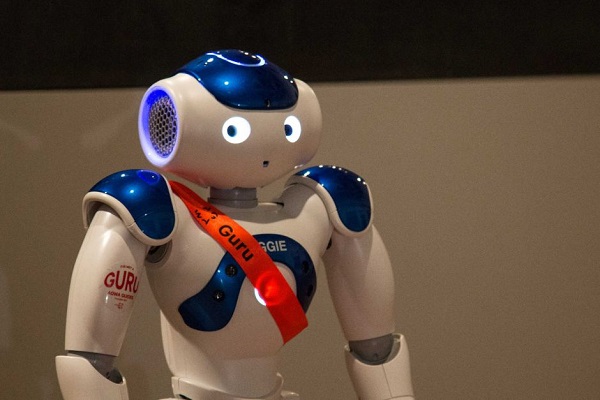 В картиной галерее появился новый сотрудник - «робот-гид»