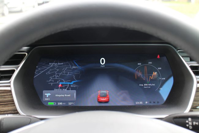 Компания Tesla приступила к разработке новой версии автопилота на искусственном интеллекте