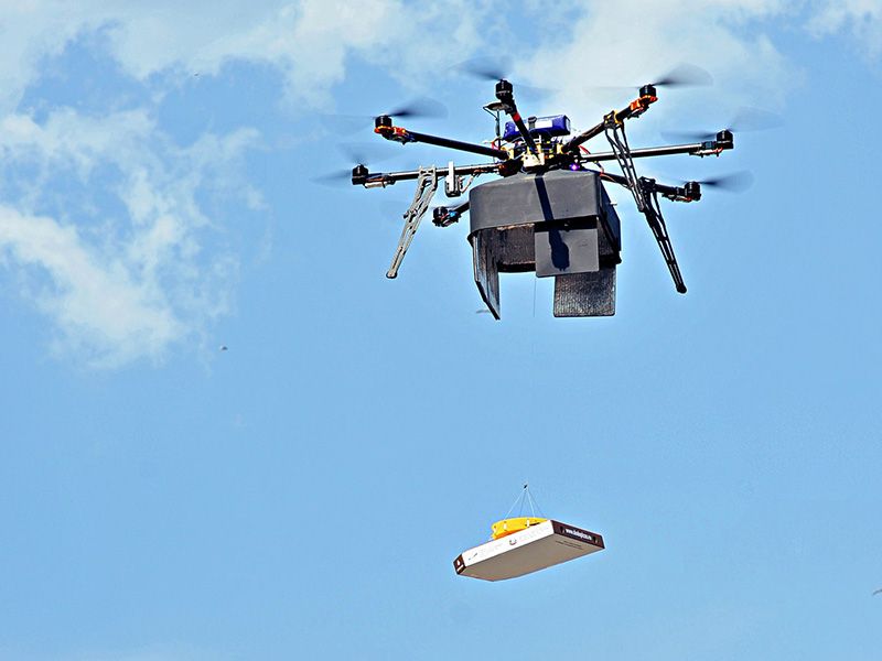 Летающий корабль из беспилотных квадрокоптеров от Amazon