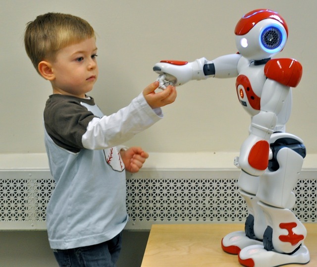 ТОП-10 лучших роботов для детей